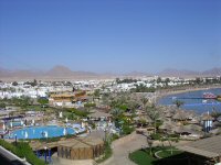 Вид на Naama Bay  и территорию отеля Helnan Marina Sharm